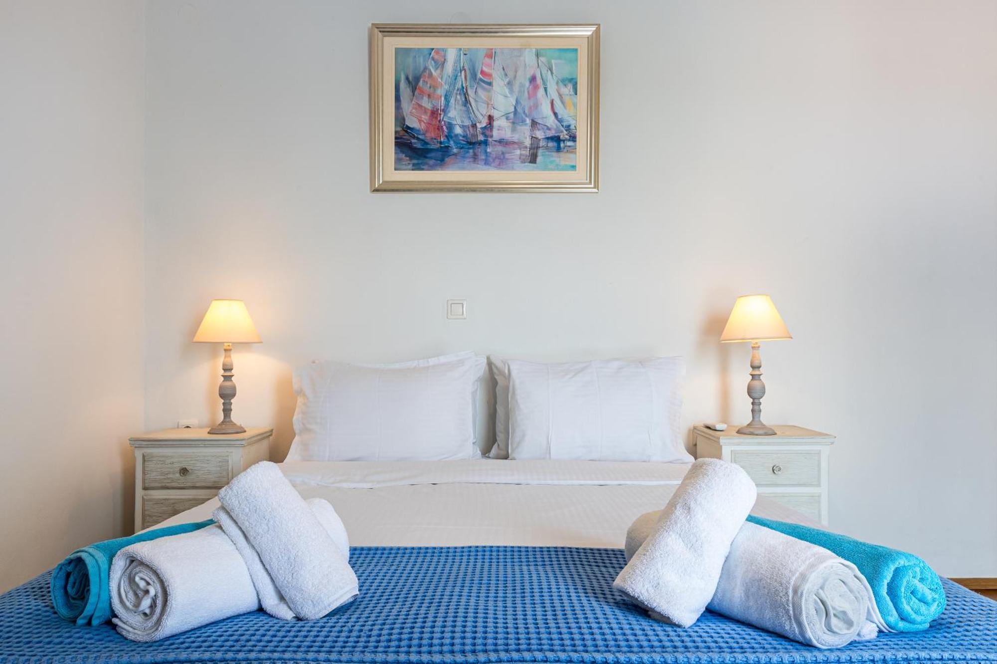 Dimitra Apartment With Private Pool And Sea View -The Ground Floor Of A Two Storey Building Daratsos Dış mekan fotoğraf